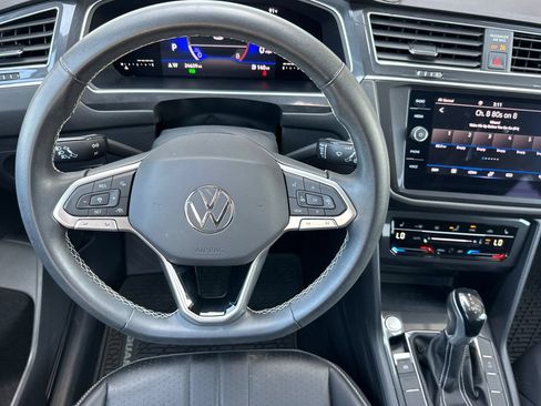 Used 2022 Volkswagen Tiguan SE AWD/4WD image 15