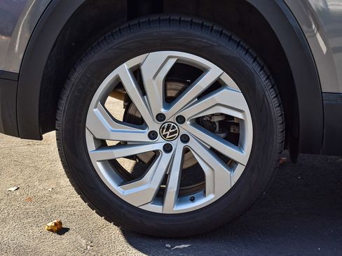 Used 2020 Volkswagen Atlas Cross Sport SEL image 12