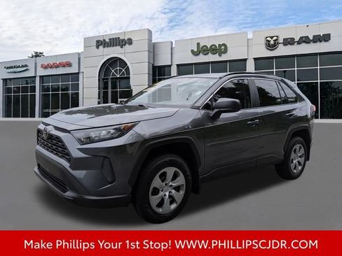 Used 2021 Toyota RAV4 LE FWD image 7