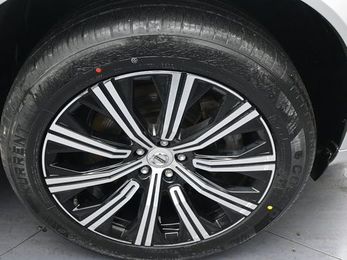 Used 2022 Volvo XC90 T8 Inscription image 40