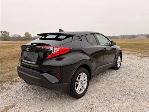 Used 2021 Toyota C-HR LE image 7
