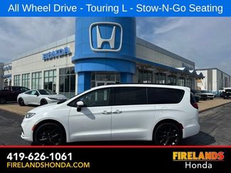 Used 2023 Chrysler Pacifica Touring-L w/ S Appearance Package AWD/4WD video 1
