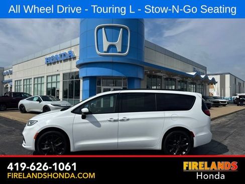 Used 2023 Chrysler Pacifica Touring-L w/ S Appearance Package AWD/4WD image 1
