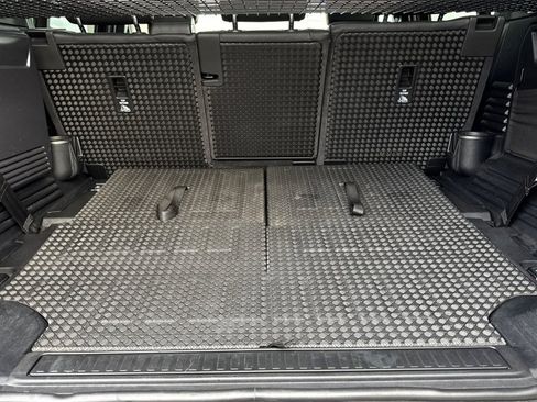 Used 2022 Land Rover Defender 110 X-Dynamic SE image 17