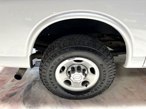 Used 2019 Chevrolet Express 2500 w/ Driver Convenience Package RWD image 31