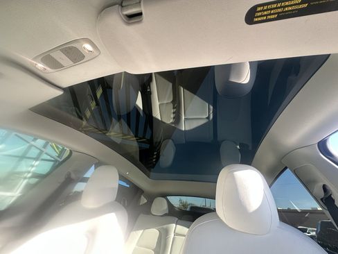 Used 2022 Tesla Model Y Performance image 29