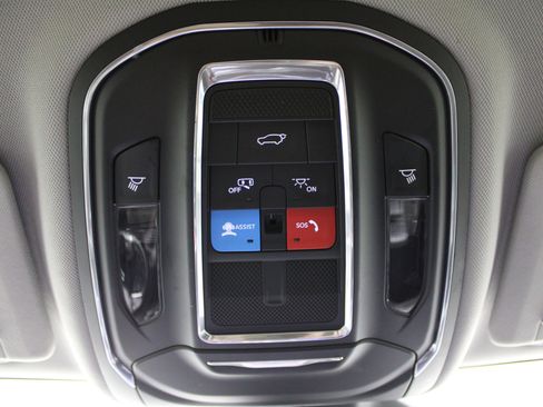 Used 2021 Jeep Grand Cherokee L Limited image 25