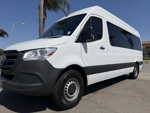 Used 2022 Mercedes-Benz Sprinter 2500 image 9