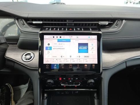 Used 2023 Jeep Grand Cherokee Overland w/ Luxury Tech Group IV image 64