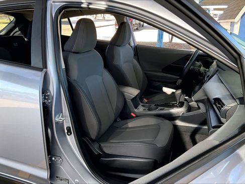 Used 2024 Subaru Crosstrek 2.0i image 8