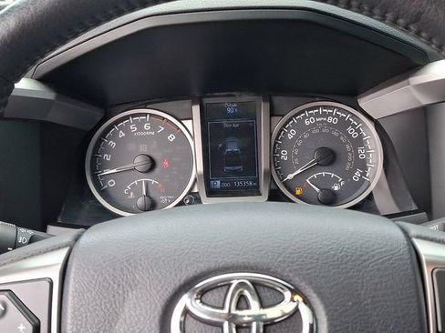 Used 2018 Toyota Tacoma Limited AWD/4WD image 17