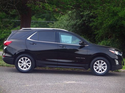 Used 2018 Chevrolet Equinox LT w/ Sun & Infotainment Package AWD/4WD image 5