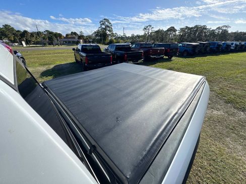 Used 2018 RAM 1500 Limited image 12