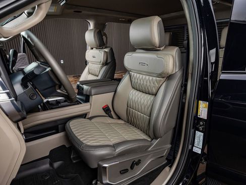 Used 2026 Ford F350 Platinum w/ Platinum Plus Package image 31