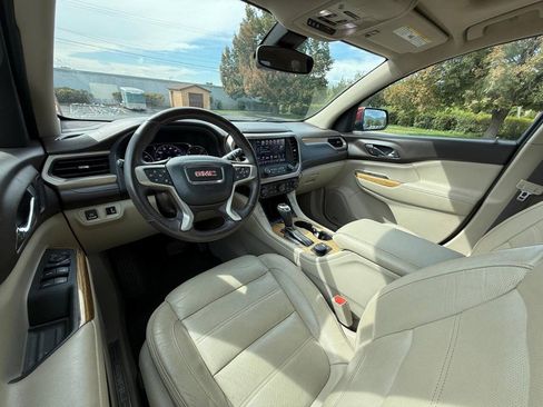 Used 2017 GMC Acadia Denali w/ Technology Package AWD/4WD image 9