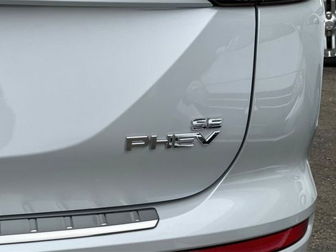 New 2025 Mitsubishi Outlander SE image 27