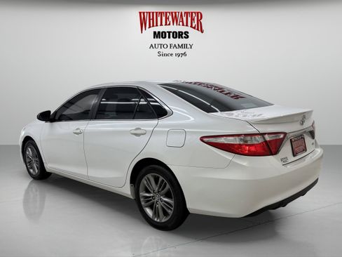 Used 2016 Toyota Camry SE FWD image 2
