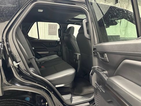 Used 2025 Toyota 4Runner TRD Off-Road Premium AWD/4WD image 52