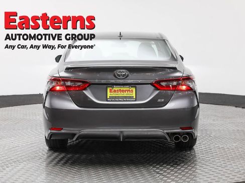 Used 2024 Toyota Camry SE image 6