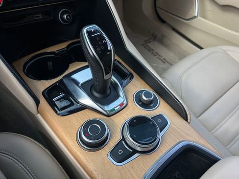 Used 2020 Alfa Romeo Giulia Ti image 28
