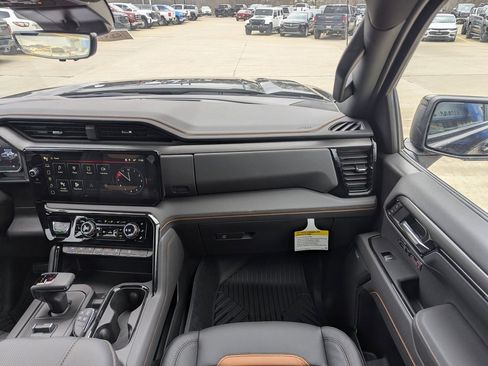 New 2026 GMC Sierra 1500 AT4 w/ AT4 Premium Package image 4