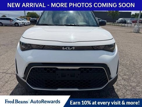 Used 2023 Kia Soul S FWD image 2