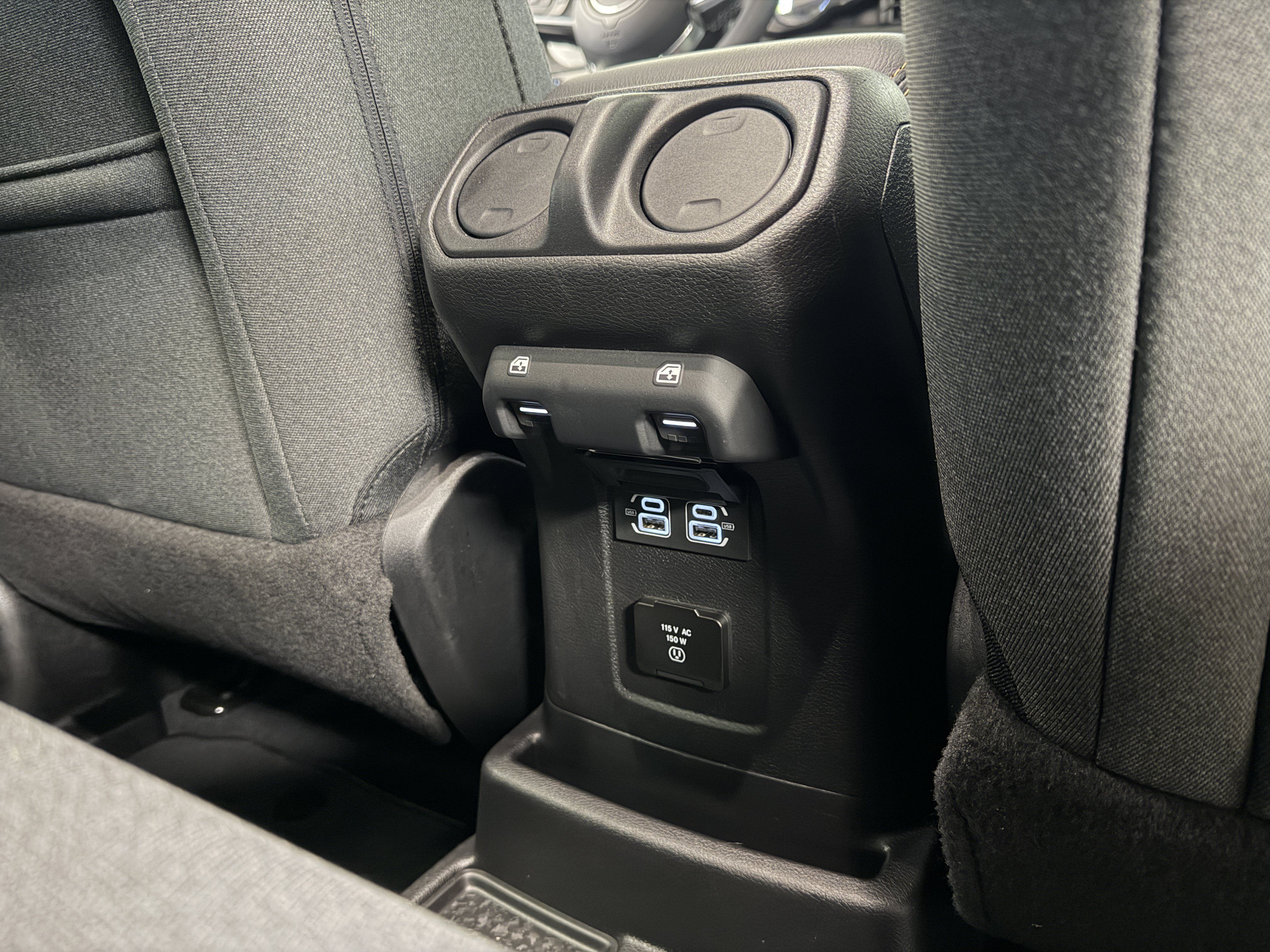 Used 2025 Jeep Wrangler Unlimited Sahara w/ Safety Group AWD/4WD image 25