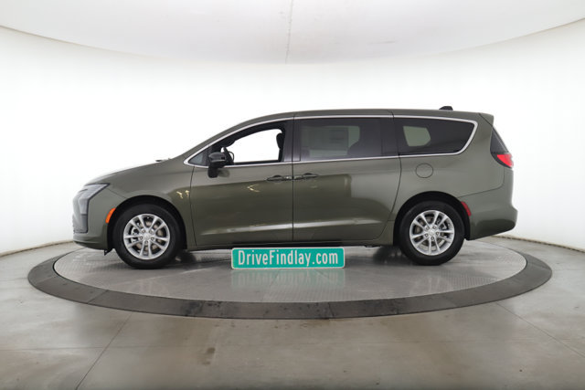 New 2027 Chrysler Pacifica Select FWD image 9