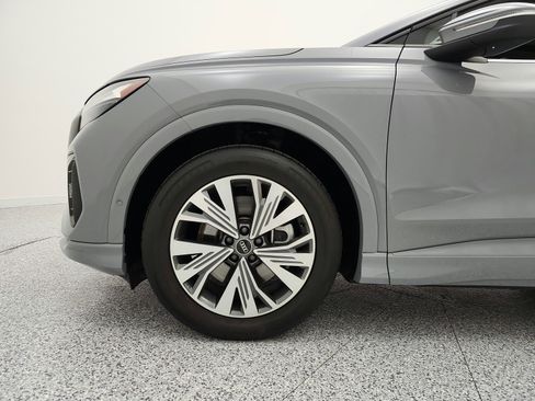 Used 2023 Audi Q4 e-tron Premium Plus w/ Premium Plus RWD image 17