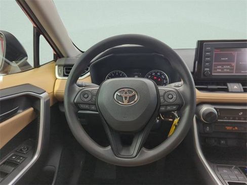 Used 2019 Toyota RAV4 LE image 15