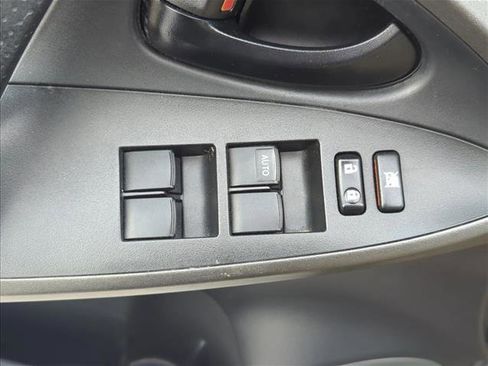 Used 2012 Toyota RAV4 FWD w/ Upgrade Value Pkg image 8