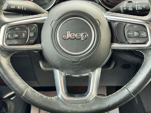 Used 2018 Jeep Wrangler Unlimited Sahara AWD/4WD image 21