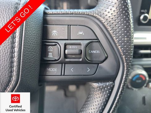 Certified 2025 Toyota Tacoma SR5 AWD/4WD image 30