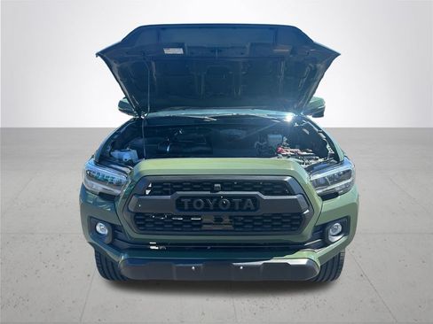 Used 2021 Toyota Tacoma TRD Off-Road w/ TRD Premium Off Road Package AWD/4WD image 4