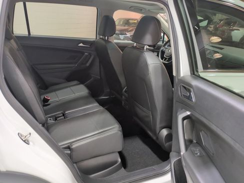 Used 2020 Volkswagen Tiguan SEL AWD/4WD image 12