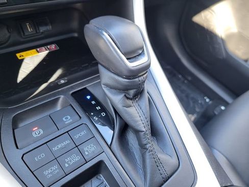 Used 2022 Toyota RAV4 XLE Premium AWD/4WD image 24