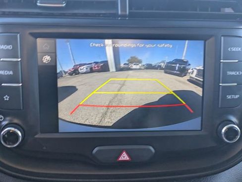 Used 2025 Kia Soul LX image 20