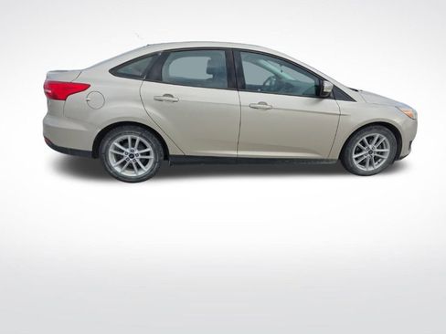 Used 2017 Ford Focus SE image 7