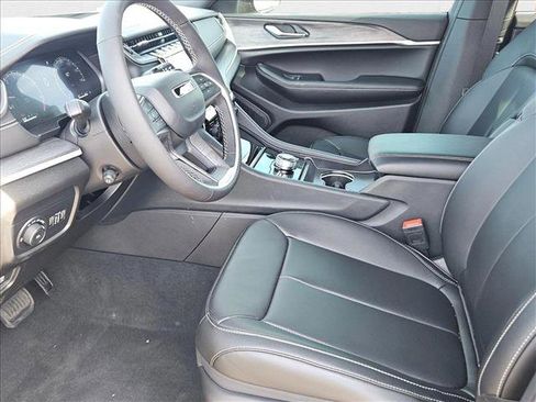 New 2025 Jeep Grand Cherokee L Limited w/ Luxury Tech Group II image 13