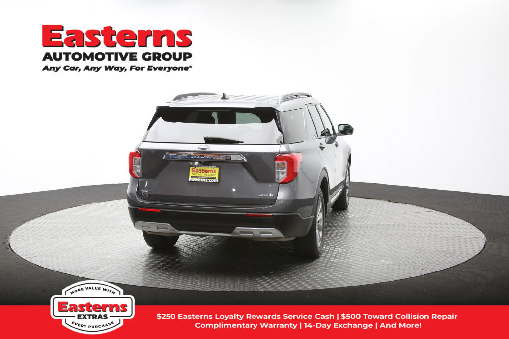 Used 2023 Ford Explorer XLT w/ Equipment Group 202A AWD/4WD image 39