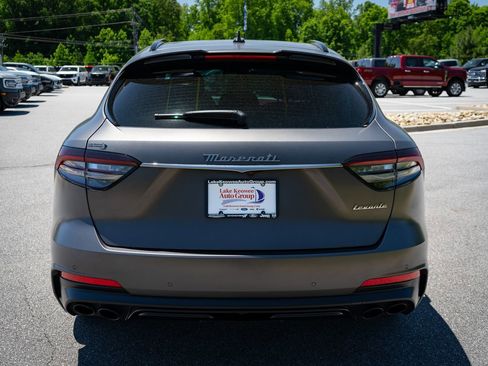 Used 2022 Maserati Levante Modena AWD/4WD image 17