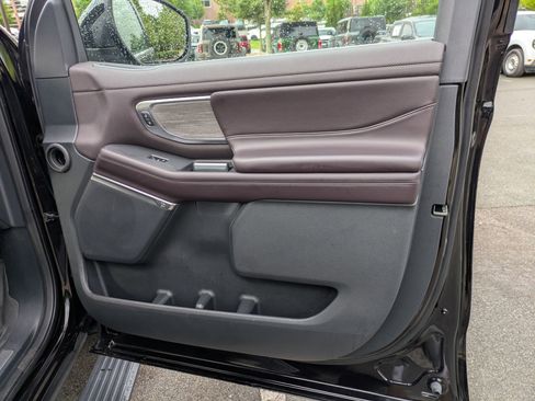 Certified 2025 Ford Expedition Platinum w/ Platinum Ultimate Package AWD/4WD image 39