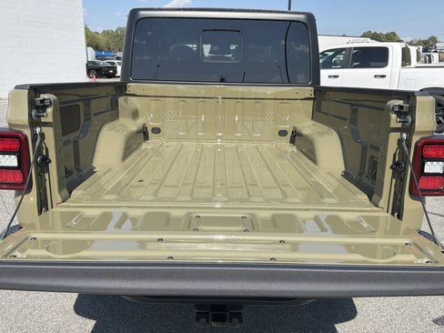 New 2026 Jeep Gladiator Willys image 22