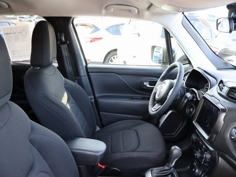 Used 2022 Jeep Renegade Latitude image 8