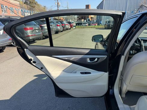 Used 2014 INFINITI Q50 2.0t w/ Moonroof Package image 40