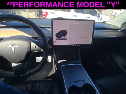 Used 2022 Tesla Model Y Performance image 10