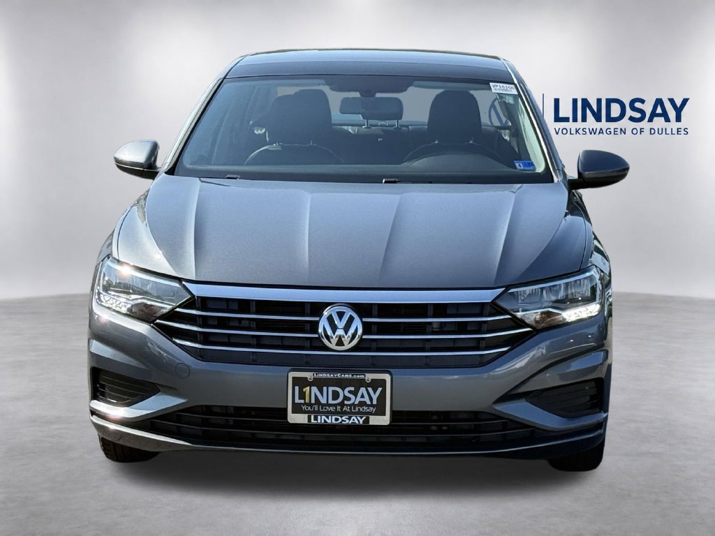 Used 2019 Volkswagen Jetta SE FWD image 2