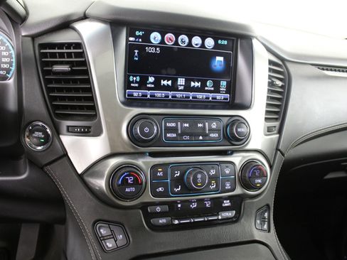 Used 2018 Chevrolet Suburban Premier image 28