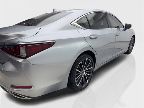 Used 2022 Lexus ES 350 w/ Premium Package image 13