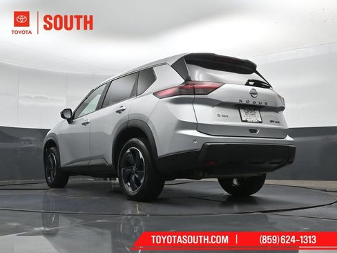 Used 2024 Nissan Rogue SV AWD/4WD image 43